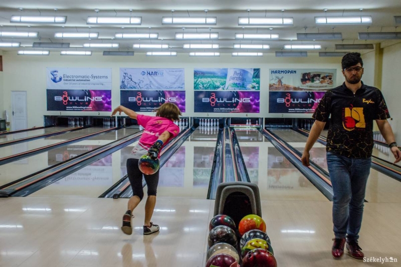 storm Confession Secretary 300 Bowling Club - Nyolc éve nyitották meg Csíkszereda bowlingpályáját